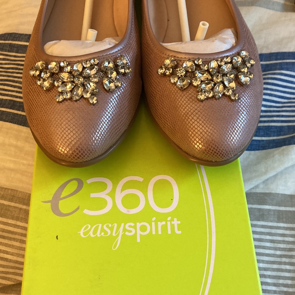 New Wide 8.5  easy spirit Kristy pink flats size 8.5 wide - Picture 7 of 8